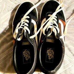 VANs Off The Walk Old Skool unisex shoe